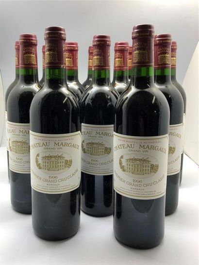 null 12 bouteilles de Château Margaux Margaux 1996 Premier Grand Cru Classé en caisse...