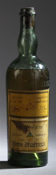 null 1 bouteille de Chartreuse jaune, période 36-41, Voiron
6-7 cm sur bouchon, étiquette...