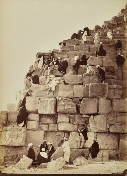 null Henri Béchard (1869-1889)

Égypte, c. 1870.

Tombeaux des Mamelouks. Saqqarah....