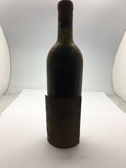  1 bouteillle de Château AUSONE Saint-Emilion 1948, haute épaule, étiquette très...