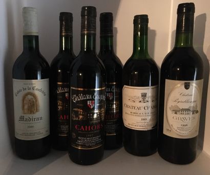 null 12 bouteilles dont 1 Château LATOUR-MARTILLAC, Grand Cru Classé de Graves Pessac-Léognan...