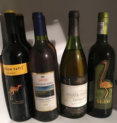 null 6 bouteilles dont 4 d'AUSTRALIE (2 rouges, 2 blancs) et d'AFRIQUE DU SUD (2...