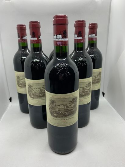 12 bouteilles de Château LAFITE-ROTHSCHILD...