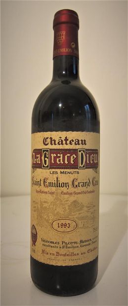 null 
4 bouteilles dont 1 de Château La Magdelaine, Saint-Émilion Grand

Cru Classé...