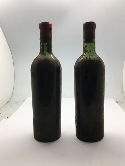 null 2 bouteilles de Château AUSONE Saint-Emilion, sans étiquette, millésime 1945...