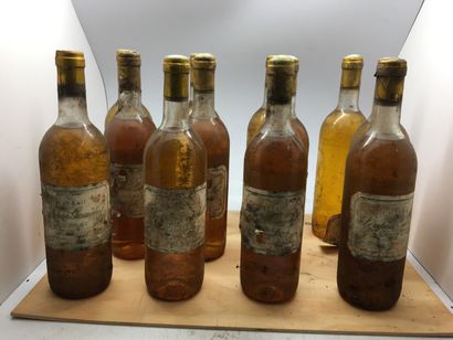 null 12 bouteilles de Château LOUPIAC-GAUDIET 1988, 1 base goulot, 4 très légèrement...