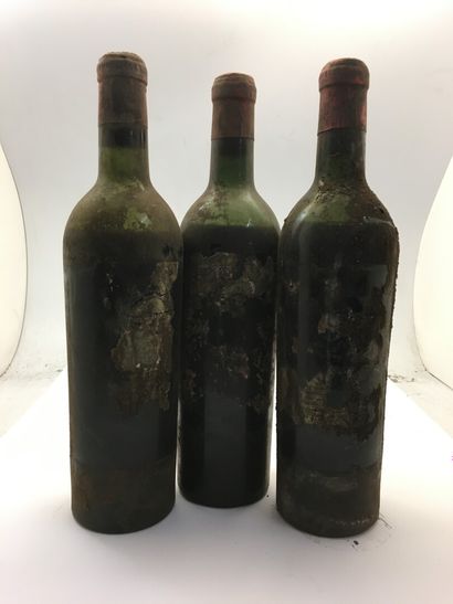 null 3 bottles of Château MOUTON-ROTHSCHILD Pauillac 1948, 2 very low shoulders,...