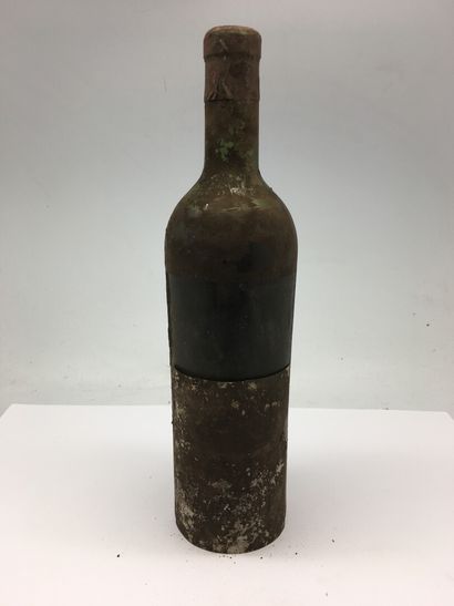 null 1 bottle of Château AUSONE Saint-Emilion 1945, Edouard Dubois-Challon, low shoulder,...