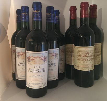 8 bottles including 5 CAHORS 1997 of the Chevaliers LAGREZETTE, 2 base neck, 3 CAHORS...