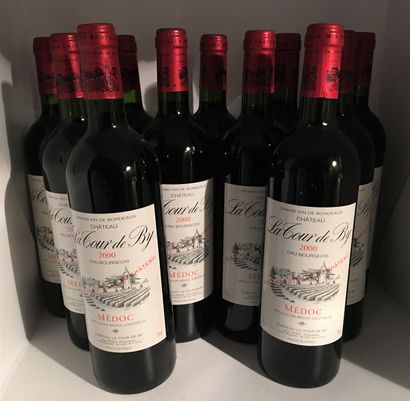 null 11 bouteilles de Château LA TOUR DE BY Médoc 2000, 1 très légèrement bas,