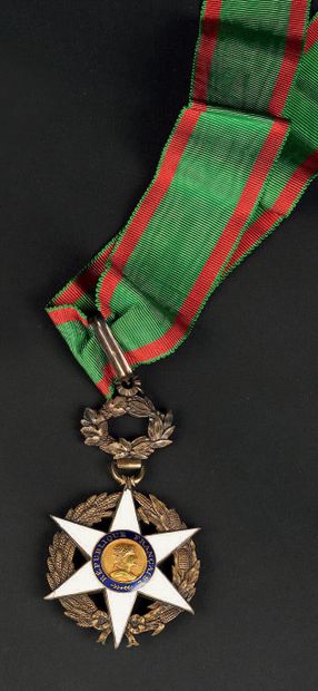 null Croix de Commandeur de l'ordre du Mérite
Agricole en bronze émaillé avec sa...