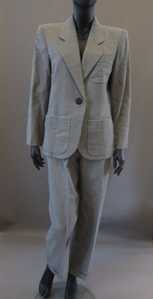 null Yves SAINT LAURENT Left Bank

Suit in houndstooth wool, comprising jacket, trousers...