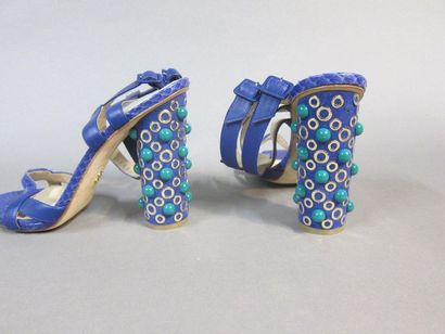 null Elie SAAB

Paire de sandales en serpent et cuir bleu roi, double bride, talon...