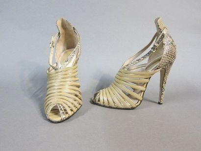 null Elie SAAB Haute Couture

Paire de sandales à multiples lanières en cuir beige...