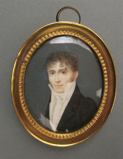 null Miniature ovale : "Portrait d'homme à la chemise blanche", début XIX° siècle.

5,5...