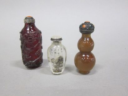 null Trois tabatières en verre.

Chine, fin XIXème-début XXème

H : 8 cm, 7,5 cm...