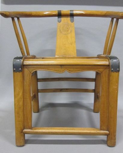 null 2 fauteuils

Chine, XXème siècle. 

80 x 40 x 44 cm