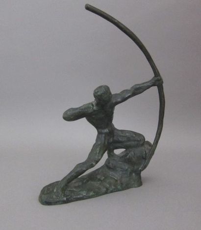 null GUERO (XX° siècle)

L'Archer

Epreuve en bronze à patine vert antique.

Signé...