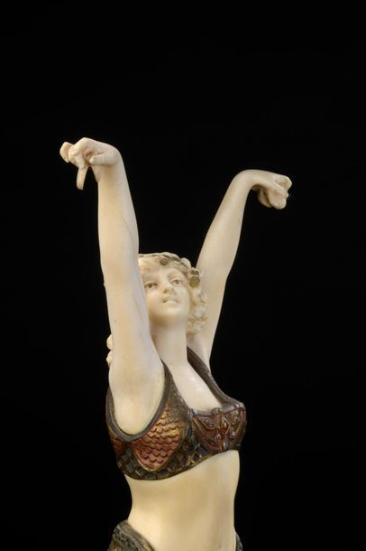 null FRENCH WORK

Cymbal Dancer

Sculpture chryselephantine in gilt bronze with coloured...
