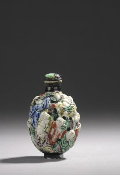 CHINA - 20th century Snuffbox bottle in polychrome...