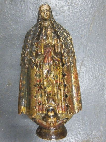 null Statuette de femme en bois sculpté à décor polychrome et or,
Espagne, XVIIème...