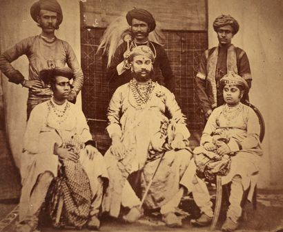 null Samuel Bourne - Madhavart Studio et divers 

Inde, c. 1860-1930. 

Temples....