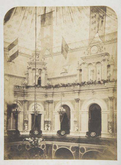 null Richebourg

Hôtel de ville de Paris pavoisé pour la Reine Victoria, 1855 

Trois...