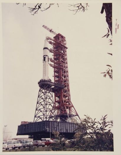 null NASA 

Apollo -Soyus Test Project 1975 :

 8 épreuves argentiques d'époque

...