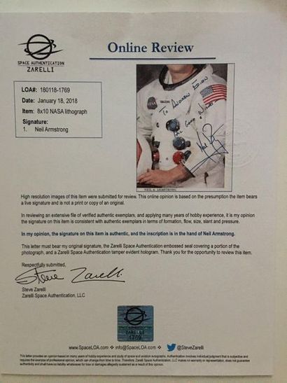null NASA 

Apollo 11 : Neil ARMSTRONG posant dans son costume d'astronaute,

NASA...