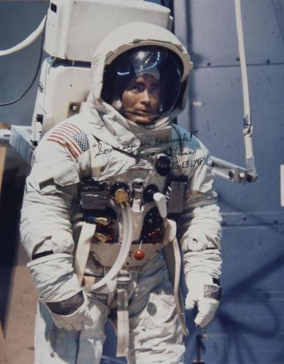 null NASA

Apollo 13 : Fred HAISE revêtu de sa combinaison spatiale sur le pas de...