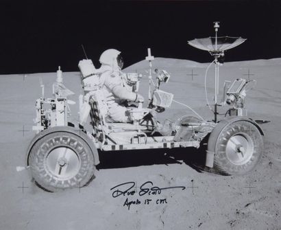 null NASA / James IRWIN

Apollo 15 : Dave Scott sur le 'Lunar Roving Vehicle'(LRV),...