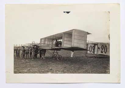 null Lucien Loth (1885-1978)

Paulhan on a biplane, n°20

Aviation week, August 1909

4...
