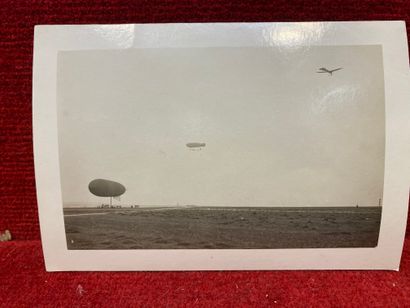 null Lucien LOTH (1885-1978) 
Five views of airships 
Second Aviation Week in Reims,...