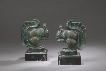  Max LE VERRIER (1891-1973) 
Pair of "Squirrel" bookends. 
Proofs in regula with...