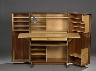null MUMMENTHALER & MEIER


Magic Box desk in mahogany and light wood veneer with...
