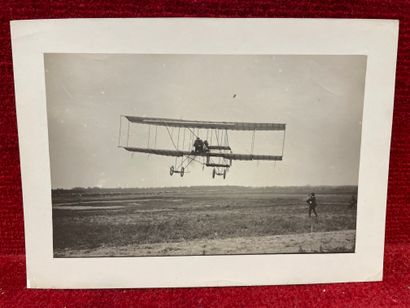  Lucien LOTH (1885-1978) 
Biplan dans le ciel 
Première et deuxième Semaines d’aviation...