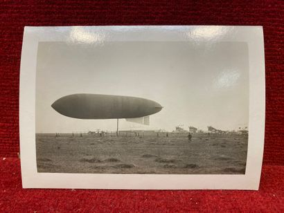  Lucien LOTH (1885-1978) 
Five views of airships 
Second Aviation Week in Reims,...