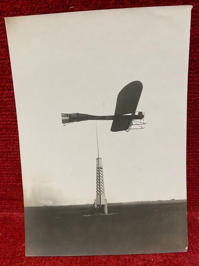 Lucien LOTH (1885-1978) 
Aircraft turning at the control tower in 1910 
Second Aviation...