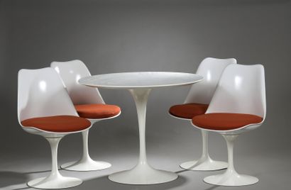  Eero SAARINEN (1910-1961) & KNOLL (publisher) 
Dining room furniture "Tulip", created...