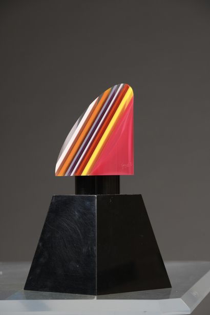 null Jean-Claude FARHI (1940-2012)


Truncated cylinder, 1990


Polychrome Plexiglas.


Signed...