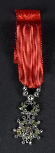 null Ordre de la légion d'honneur. Médaille miniature en argent ornée de

pierres...