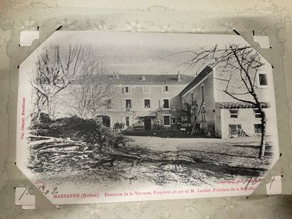 null Un album de cartes postales anciennes de Savoie, d'Auvergne et du Rhône. Environ...