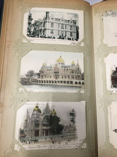 null Un album de cartes postales en majorité de l'Exposition universelle de Paris...