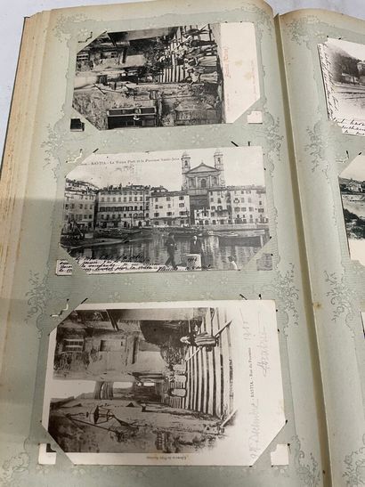 null Un album de cartes postales d'Algérie, de Corse et des Antilles françaises....