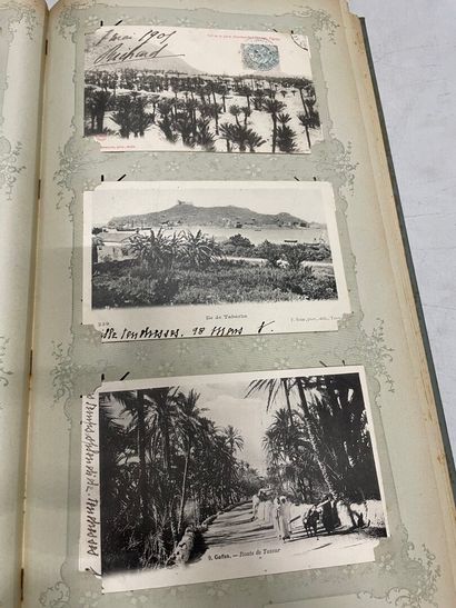null Un album de cartes postales d'Algérie, de Corse et des Antilles françaises....