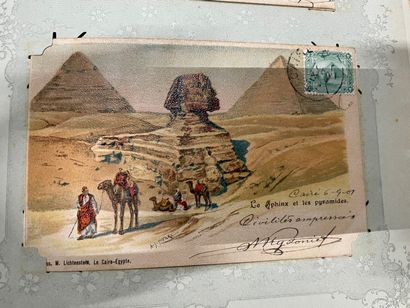 null Un album de cartes postales de la Grande-Bretagne et quelques cartes de l'Egypte...