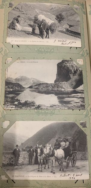 null Un album de cartes postales du Midi, des Alpes et de Savoie. Environ 270 ca...