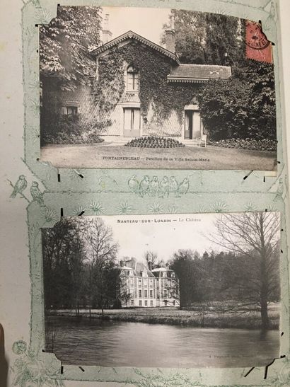 null Un album de cartes postales de Fontainebleau. Environ 80 cartes.