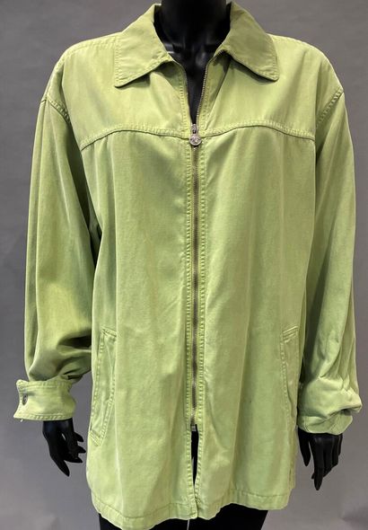 null VERSACE Jeans COUTURE, H&M

Set consisting of a men's almond green cotton jacket...