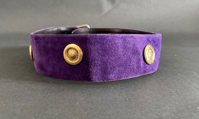 null Emmanuel UNGARO Parallel

Purple suede belt with golden buttons. 

Very good...